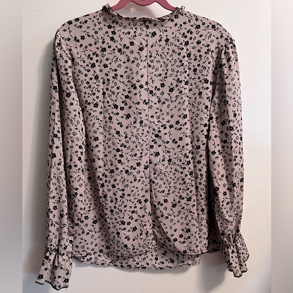 NWOT~SHEIN Long Sleeve Blouse - Picture 2 of 7